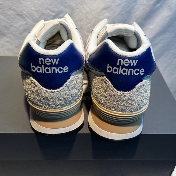 New Balance 574 Gray and Navy Sneakers Unisex - Picture 6 of 9
